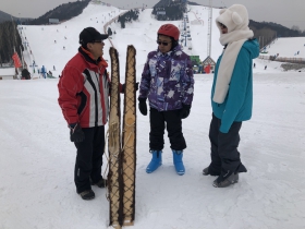 单兆鉴第2集 封面图单老介绍皮毛滑雪板_副本.jpg