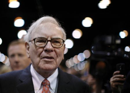 Billionaire financier and Berkshire Hathaway Chief Executive Warren Buffett attends the Berkshire Hathaway Annual Shareholders meeting in Omaha, Nebraska May 2, 2009.